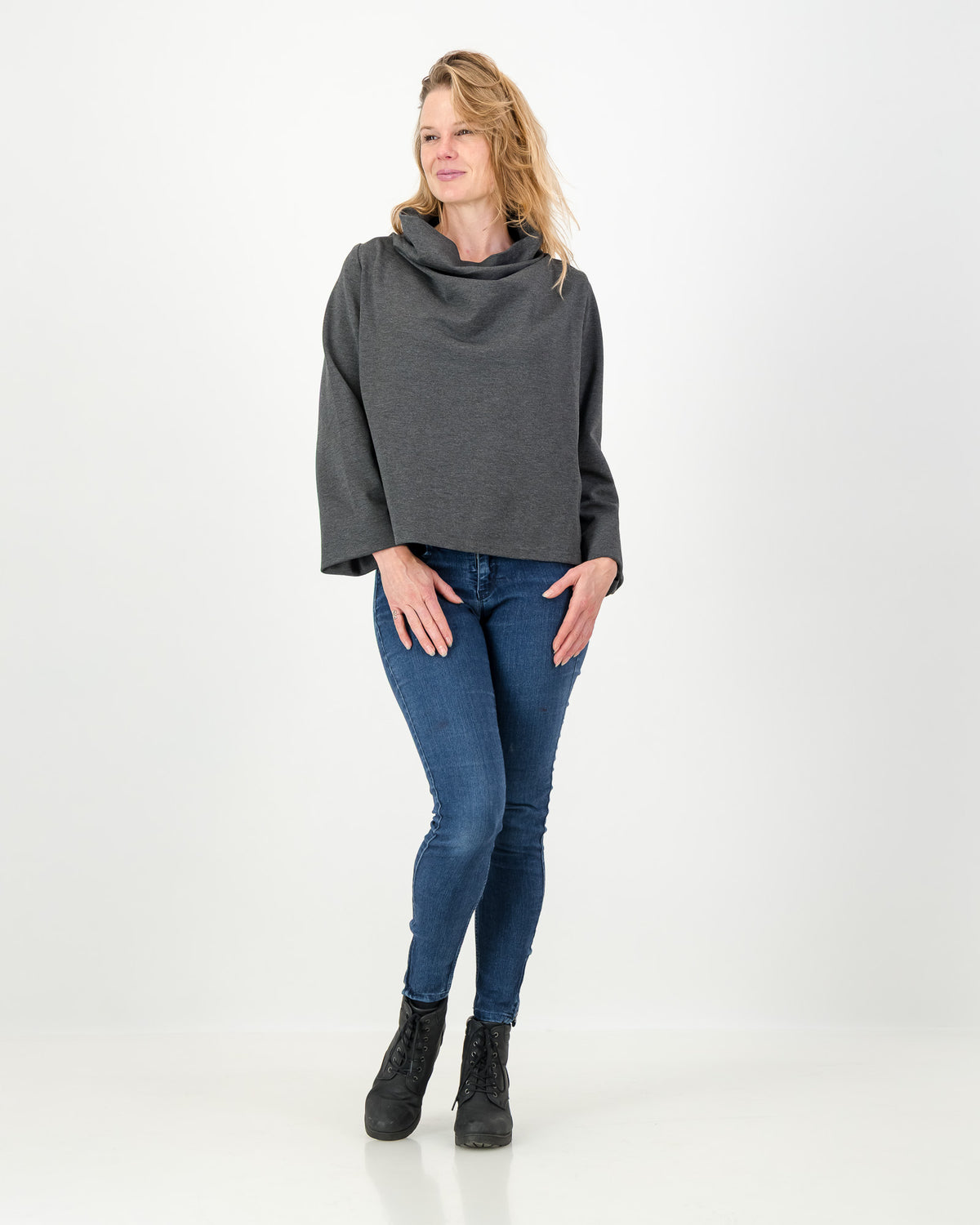 thalita relaxed winter track top - charcoal